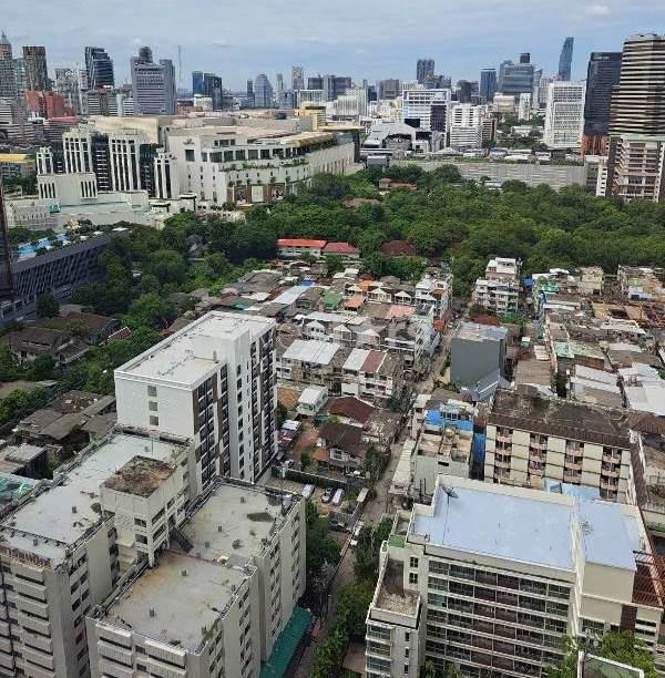 2-bedroom condo for sale close to Ratchathewi BTS station 883214686