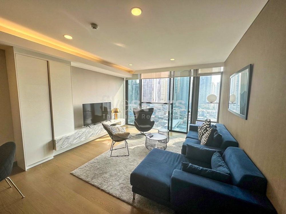 2-bedroom modern condo for sale close to MRT Queen Sirikit 944936965