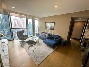 2-bedroom modern condo for sale close to MRT Queen Sirikit 944936965
