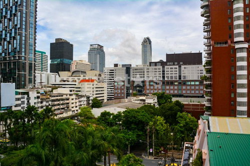 2-bedroom modern condo for sale close close to BTS Chidlom 1353131869