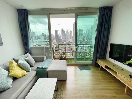 1-bedroom spacious condo for sale close to BTS Asoke 2427284435