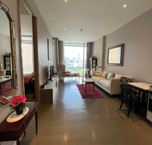1 bedroom condo for sale close to Ratchadamri BTS station 819889136