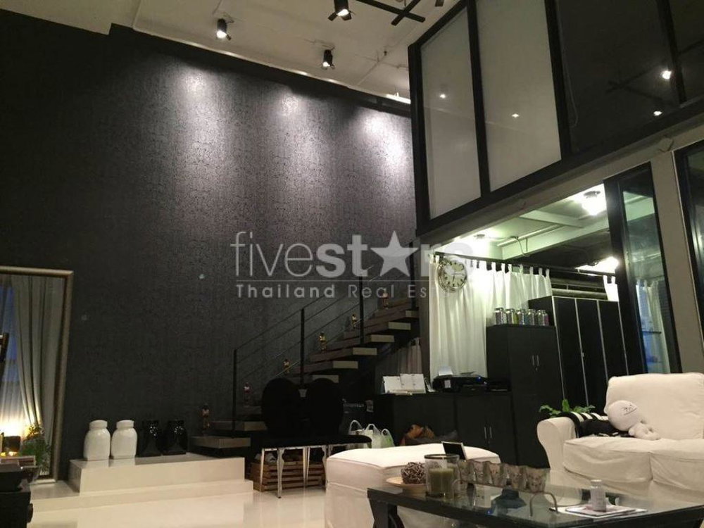 3-bedroom duplex condo for sale on Phrom Phong 1672599160