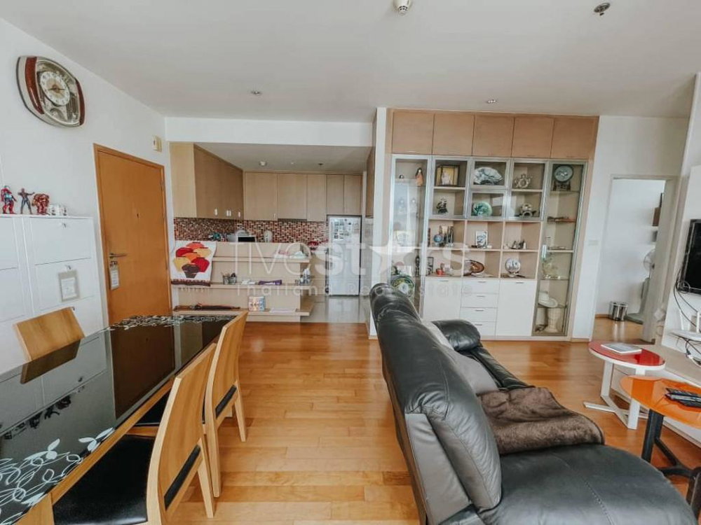 Modern 2- Bedroom for sale on Phayathai 928195590