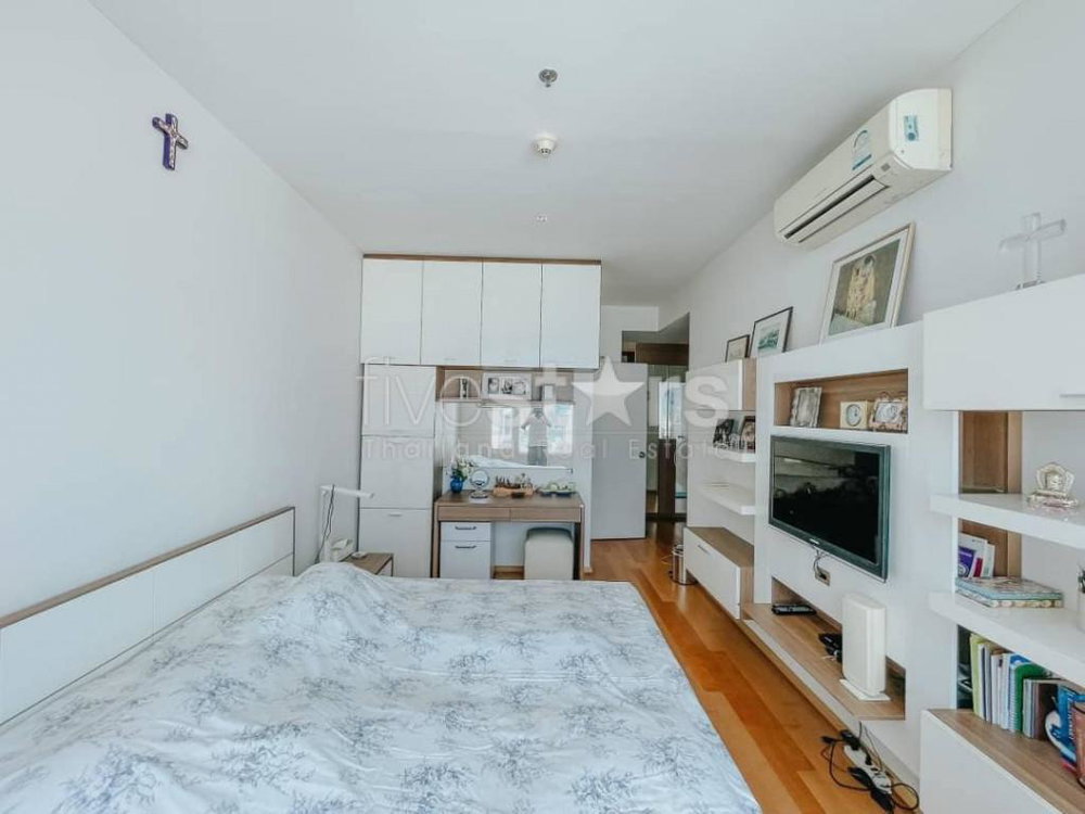Modern 2- Bedroom for sale on Phayathai 928195590
