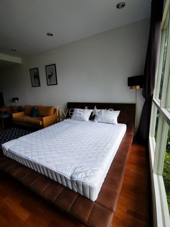 Studio apartment for sale within easy reach of BTS Chidlom 769641210