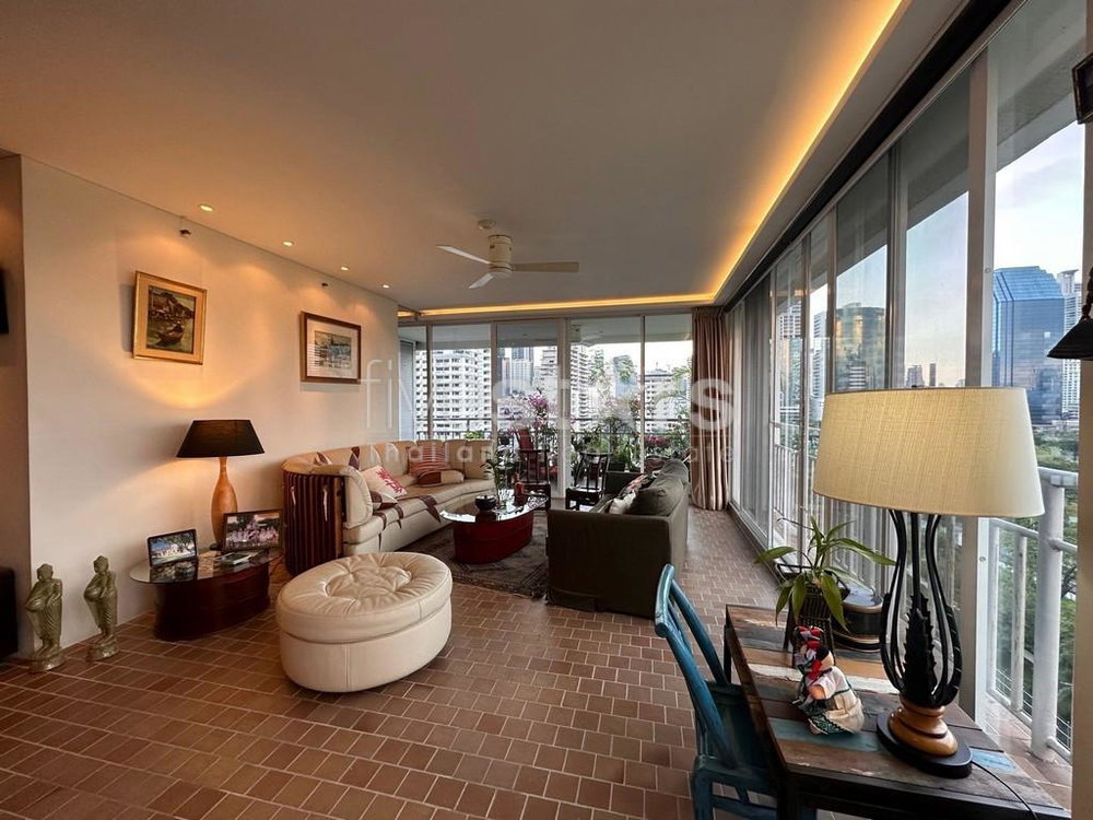 2-bedroom spacious and quiet condo for sale close to BTS Nana 1964570095