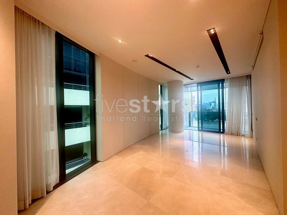 2-bedroom high end riverside condo for sale close to Icon Siam mall 326495914