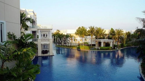 Luxury apartment located close to the beach and downtown 1057887738