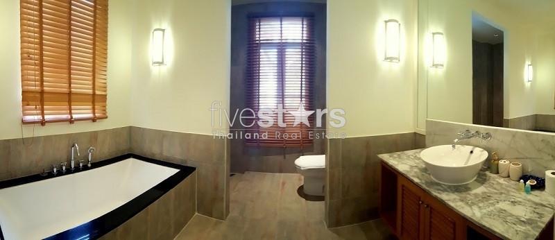 Luxury apartment located close to the beach and downtown 1057887738