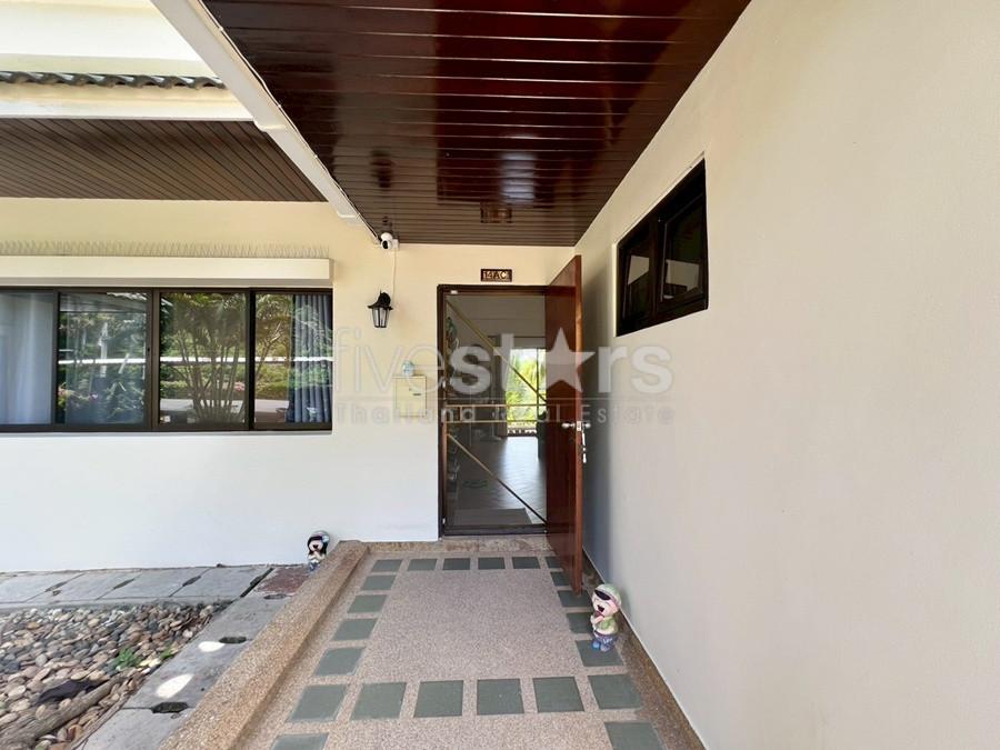 Ground Floor 2-Bedroom Condo for Sale at Palm Hills 950914226