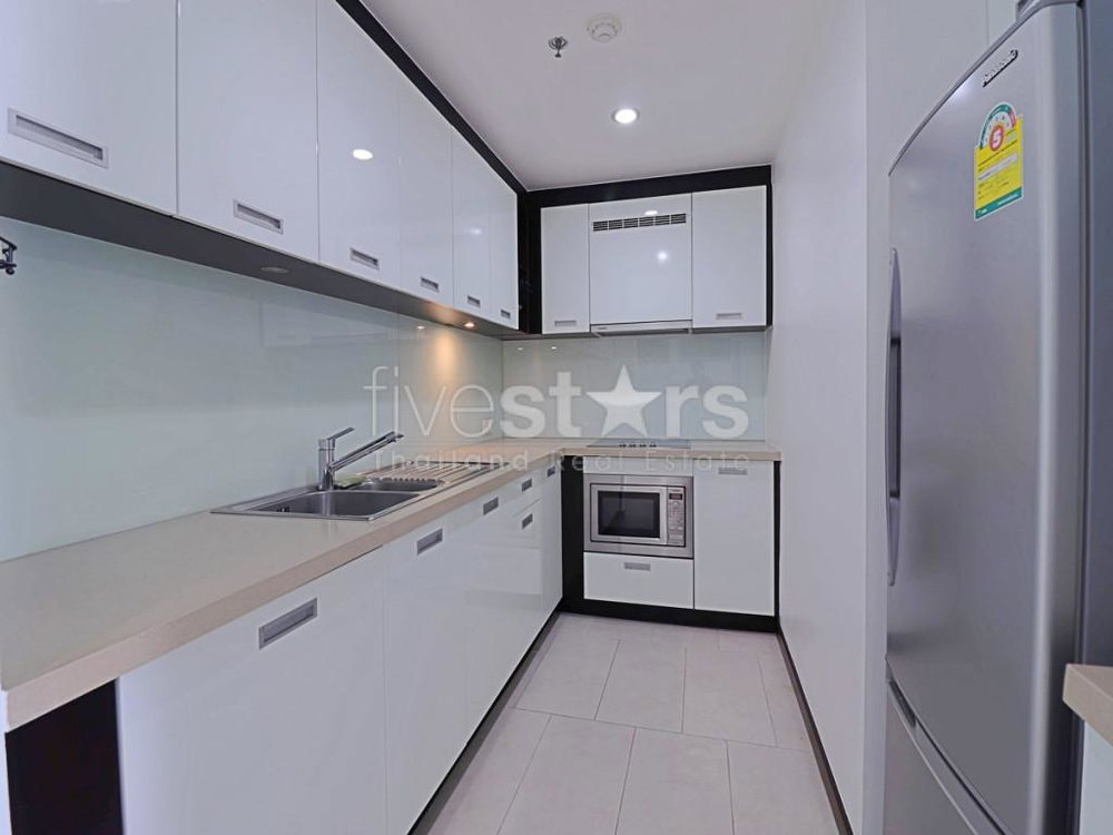 Large 1 bedroom condo with Seaview for sale in Pattaya 2033891043