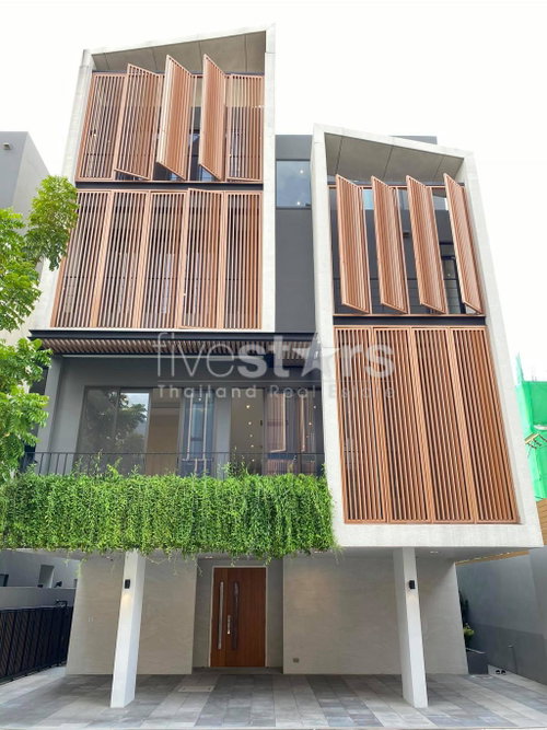 Modern 4 bedroom house for sale in Ekamai 12 1185962343