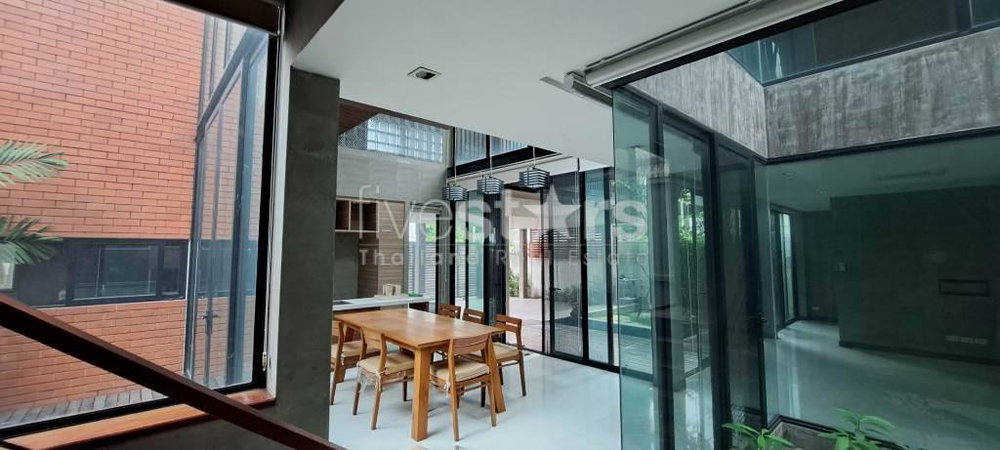 Single house 4-bedroom for sale close to Ari BTS station 461359432