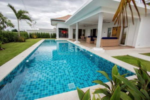 Spacious 3-bedrooms pool villa close to the beach 2632939847