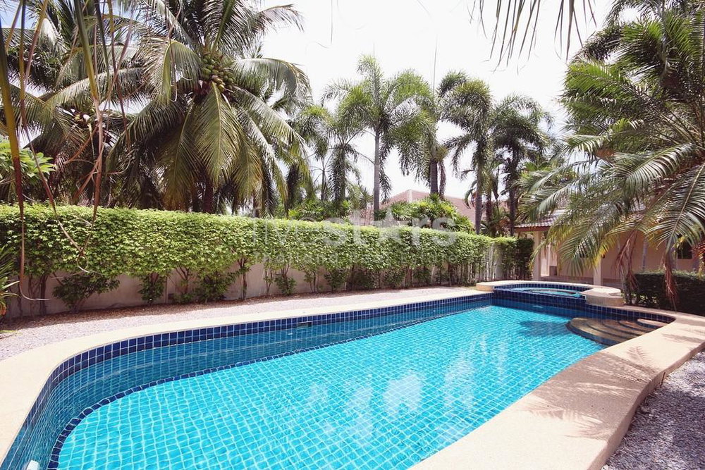 4 bedroom villa for sale in Hua Hin 3791677735