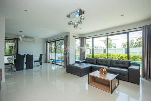 2 Storey 3 Bed Pool Villa in Pranburi: 100 meters from the beach 323476441