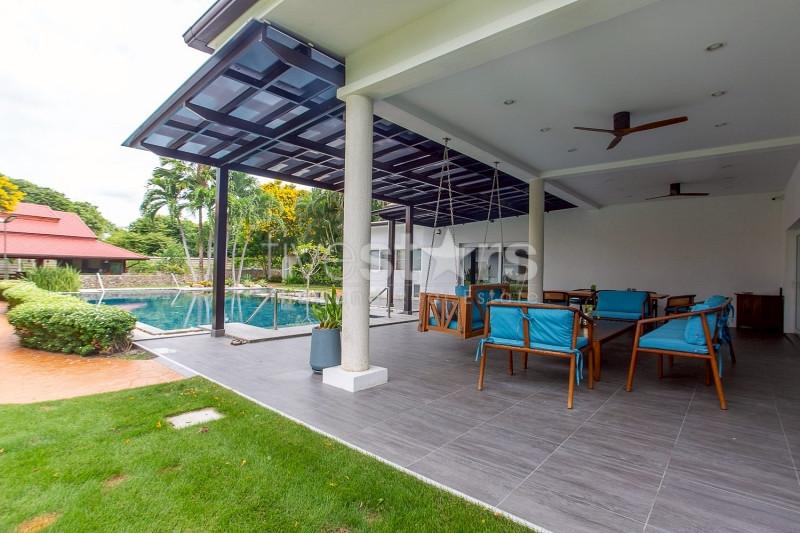Luxury Hua Hin Estate on 2 Plots with Tropical Garden, Entertainment Sala & Fully Renovated Villa 884189937