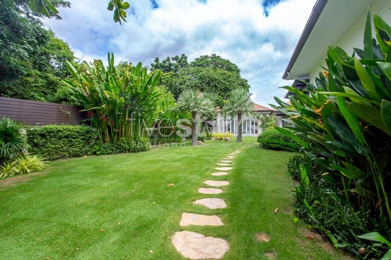 Luxury Hua Hin Estate on 2 Plots with Tropical Garden, Entertainment Sala & Fully Renovated Villa 884189937