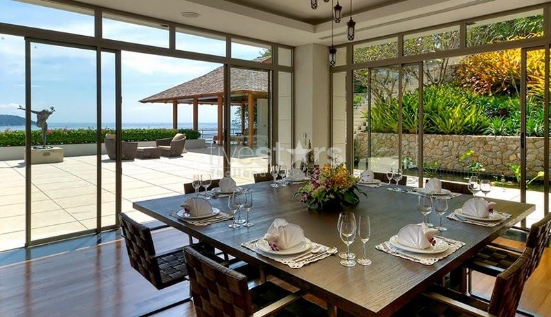 Luxury and prestigious villa nestled in the quiet and protected development of Millionaire’s Mile 3325950962