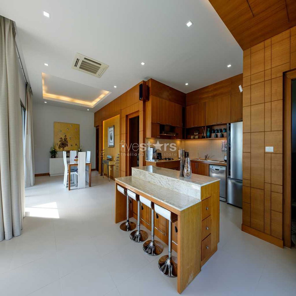 Large 3-bedroom pool villa close to Layan beach 710237378