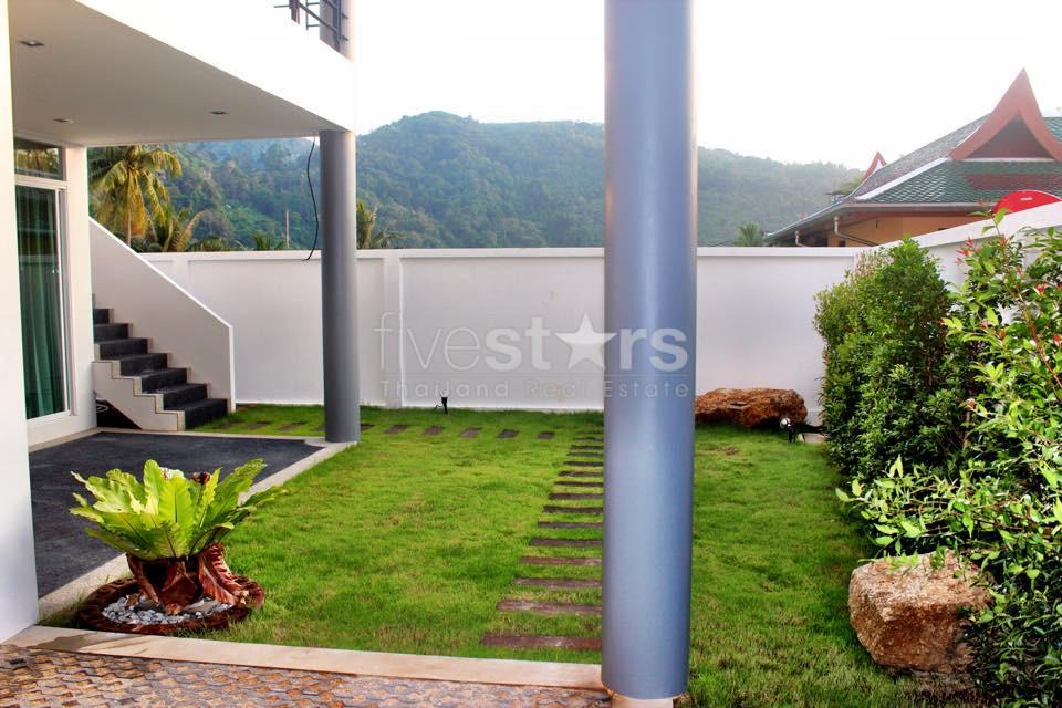 Modern semi-detached pool villas located on a hillside in Kata 3999704525