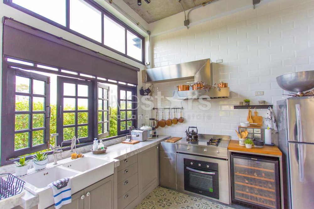 Modern 3 bedrooms villa with hills view for sale in Phuket 527494849