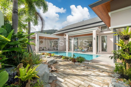 4 bedrooms pool villa for sale close Bangtao beach 1429267502