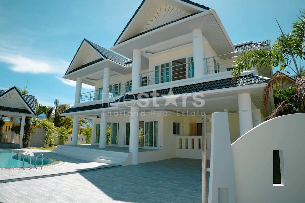 Spacious pool villa in Rawai 1256611730