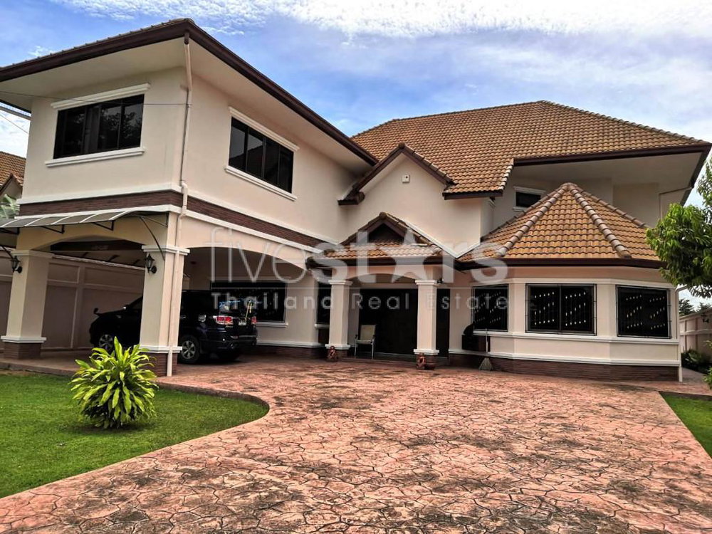4 bedroom single house private pool for sale in Banglamung Chonburi 2980340594