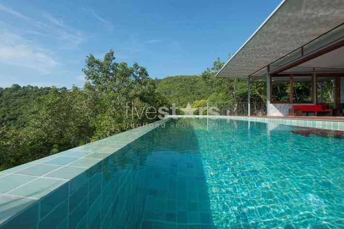 6-bedrooms villa with sea view in Laem Sor 981697120