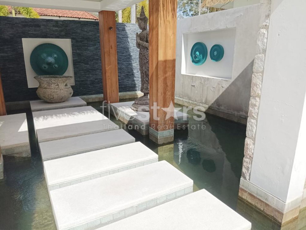 3 bedrooms Balinese style villa for sale in Maenam area 3727444369