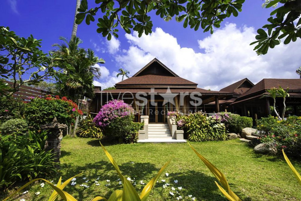BEAUTIFUL BEACHFRONT VILLA NEAR TONG KRUT 209016297