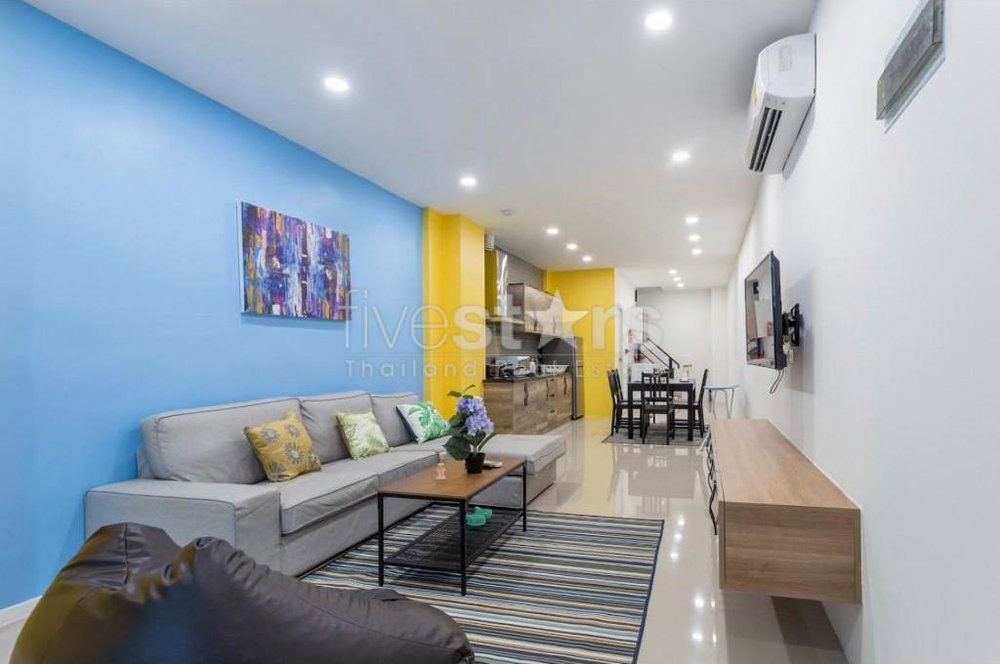 3-bedroom modern townhouse in Asoke area 1454031915
