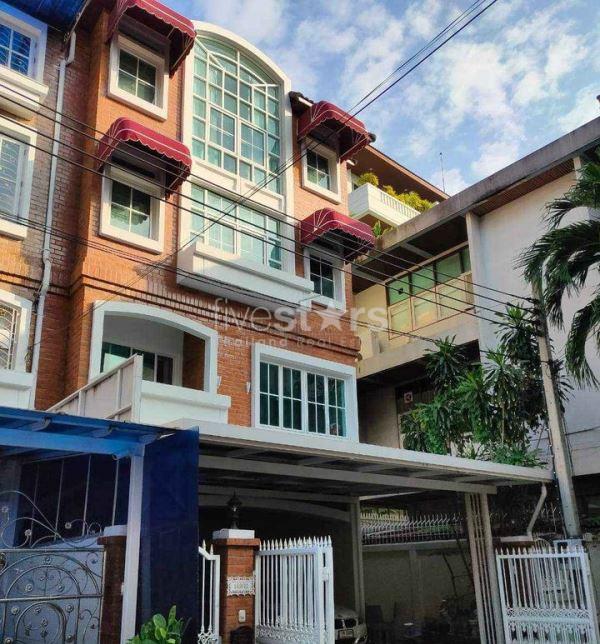 Townhouse 4-Bedrooms for sale on Sathorn-Yenakart 2446258490