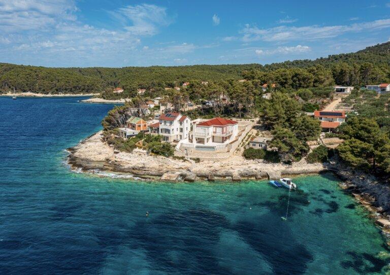 Beautiful And Stunning Seafront Villa- Island of Korčula 1020916092