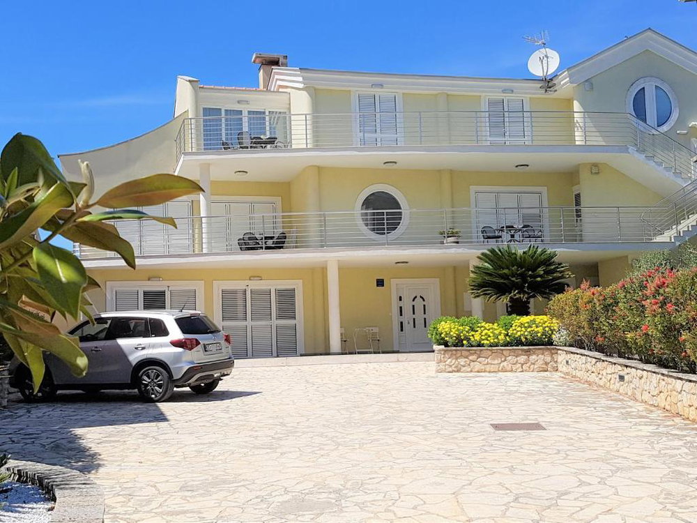 Apartment House in Zadar Center 931171905