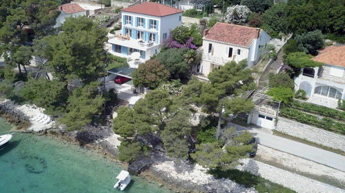 Private Seafront Sanctuary with Uninterrupted Sea Views 2352208720