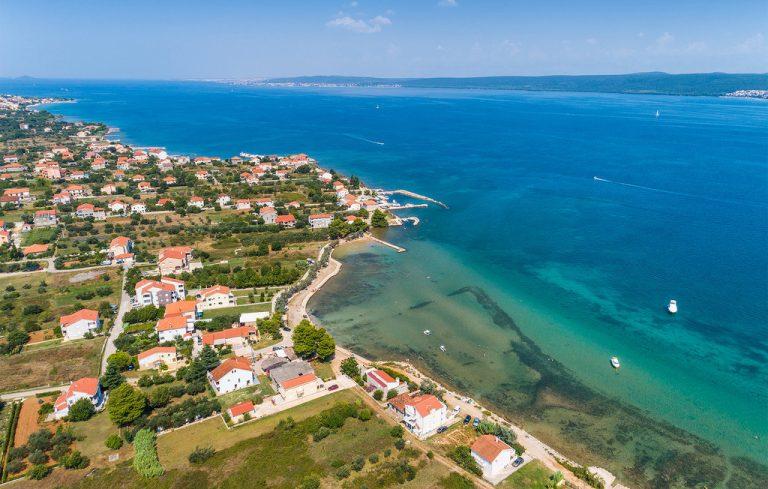 Comfortable Beachfront Apartments in a Quiet Island Setting 2921561682