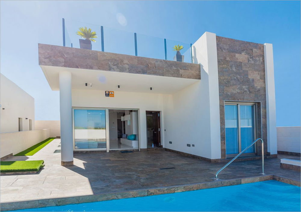 Villa for sale in Villamartin 2724023326