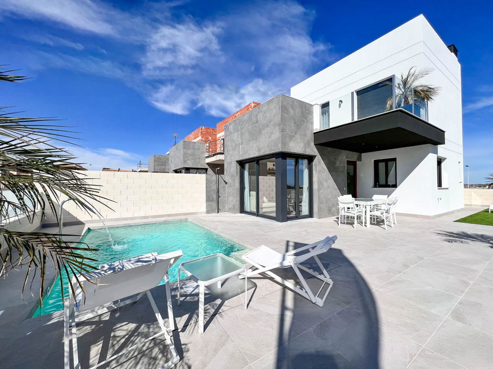 Contemporary style villa in Los Altos, Torrevieja 1491567375