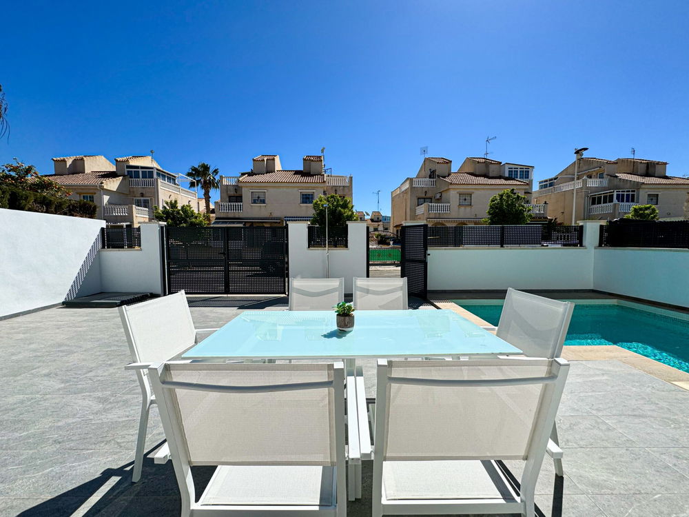 Villa in La Torreta, Torrevieja 3345976867