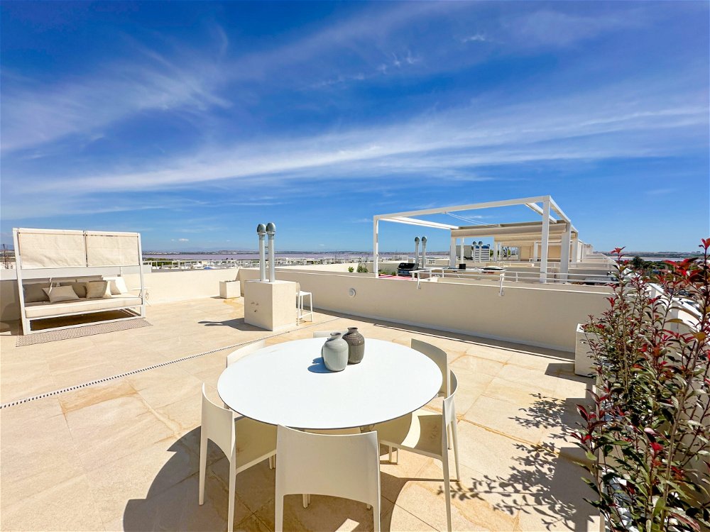 Charming top floor apartment in Los Balcones 2603141576