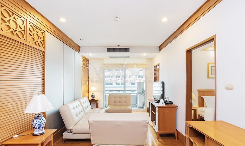 2 bedroom condo for sale on Langsuan 408851340