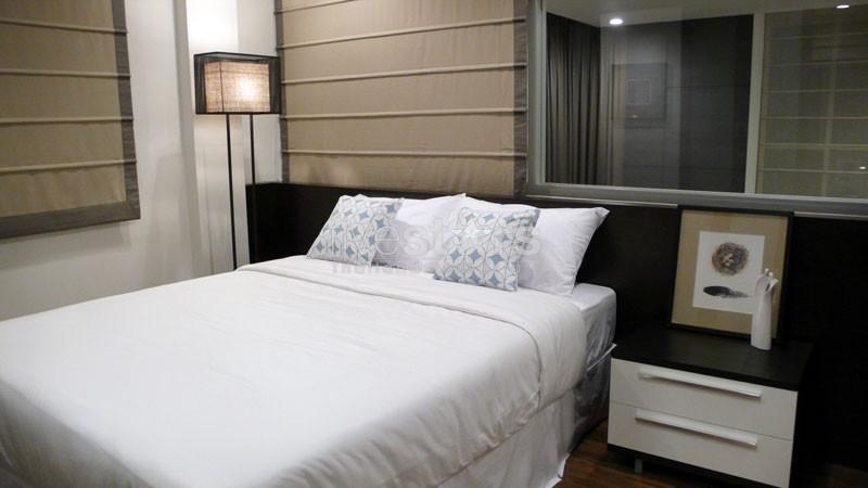 Duplex condominium fully furnished 1 bedroom close to Ratchadamri BTS 217384575