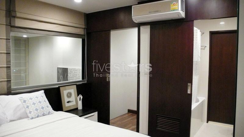 Duplex condominium fully furnished 1 bedroom close to Ratchadamri BTS 217384575