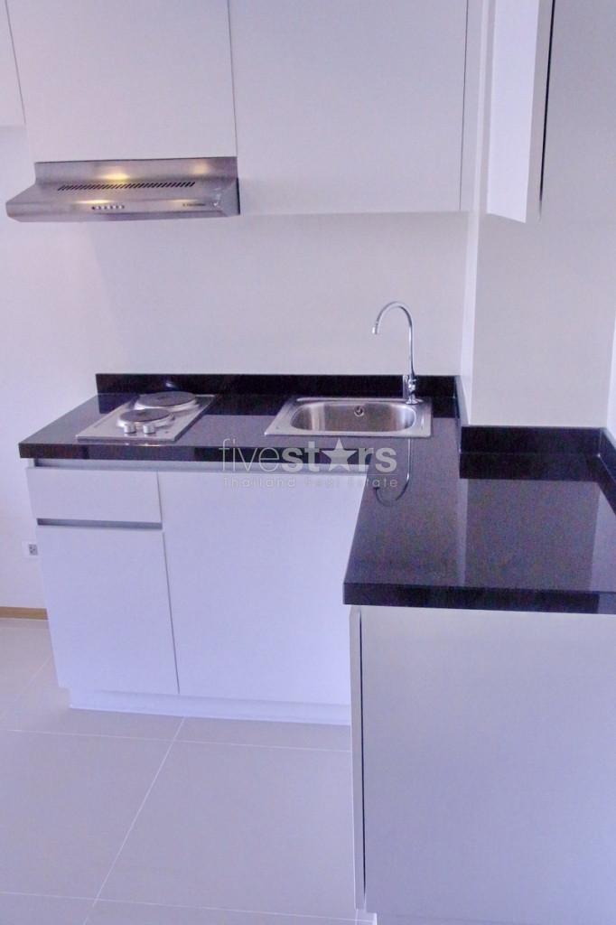 Low rise condo for sale close to Ploenchit BTS Station 1024539668
