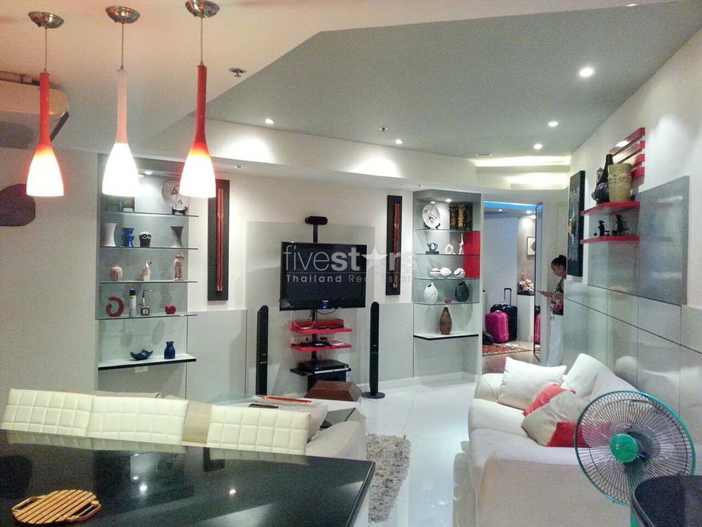 2-bedroom high floor condo close to BTS Ploenchit 3486561991