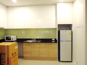 Vast 1-bedroom condo in modern building between Nana & Petchaburi 3420082858