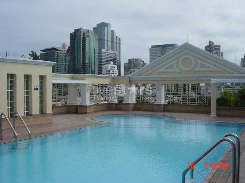 Studio spacious condominium close to BTS Saladaeng 981350426